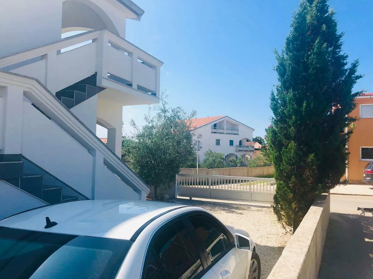 Appartement Vir Holidays