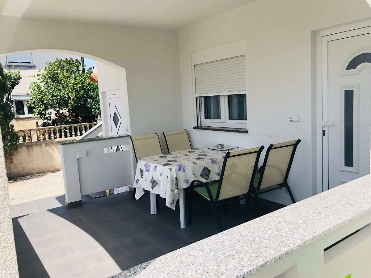 Appartement Vir Holidays